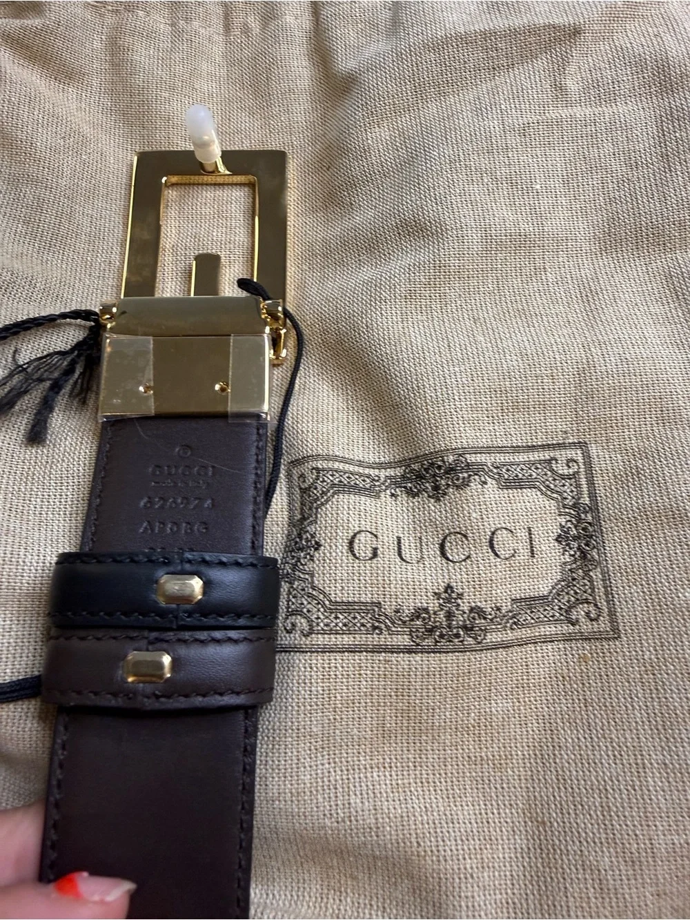 NWT Reversible Gucci Men's Black and Brown Leather Belt with Gold G Buckle